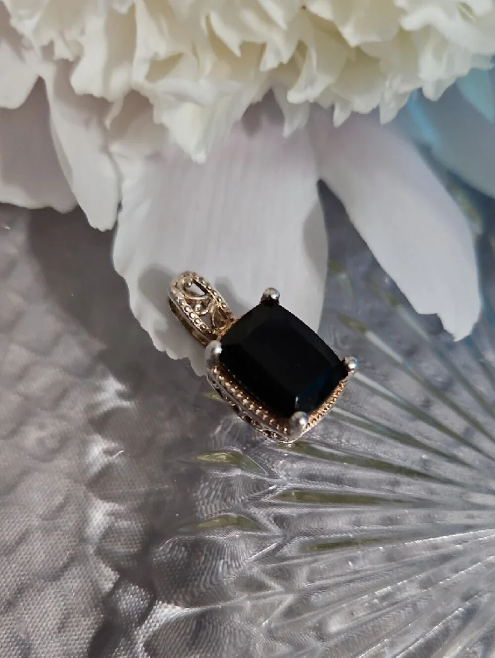 D'Joy 925 Sterling Silver Black Onyx Emerald Cut Pointed Bezel Filigree Pendant